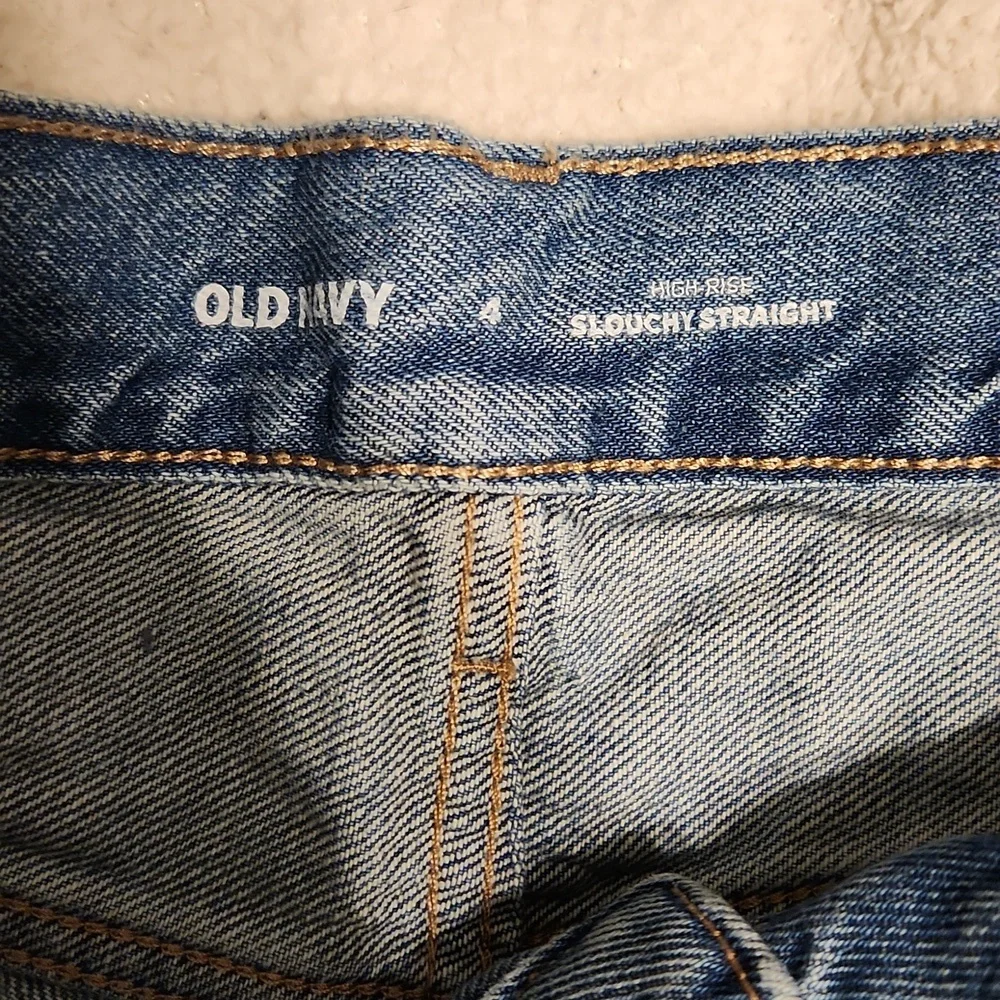 Old Navy Slouchy Straight High Rise Frayed Blue Jean Shorts Size 4 Denim - Picture 2 of 7
